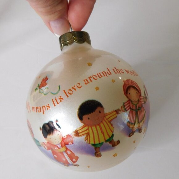 Vintage HALLMARK Keepsake Ornament Christmas Around the World 2002 Ball - Picture 4 of 16